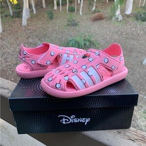 Water sandals